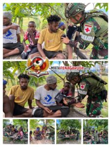 Binter TNI Pelayanan Kesehatan Gratis Satgas Yonif 521/DY di Kampung Walkep