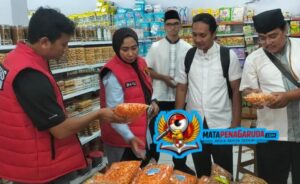 Satgas Pangan Polresta Banyuwangi Ingatkan Swalayan Tarik Produk Hampir Kedaluwarsa