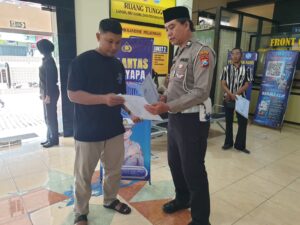Satlantas Polres Jember Tingkatkan Pelayanan Humanis di Samsat Melalui Polantas Menyapa
