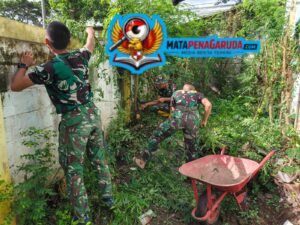 Bukan Hanya Renofasi Sekolah, Satgas TMMD ke-127 Laksanakan Pembersihkan Lingkungan Sekolah