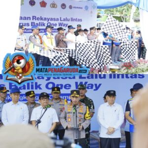 Pimpin One Way Nasional Arus Balik Lebaran, Kapolri ke Pemudik: Utamakan Keselamatan