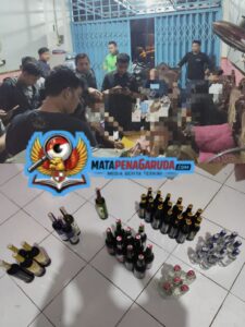 Polres Gresik Amankan 16 Orang dan Puluhan Botol Miras di Cerme, Respons Aduan “Cak Rama”