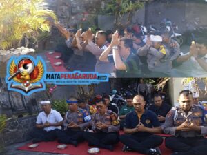 Personel Polsek Dentim Gelar Persembahyangan Bersama di Pura Kerti Buana dalam Rangka Purnama Kedasa