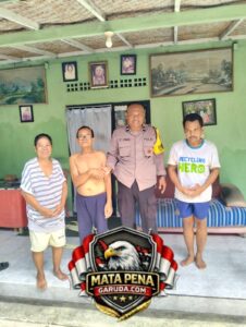 Melalui DDS, Bhabinkamtibmas Sumerta Kaja Pererat Silaturahmi dan Kawal Penyaluran Bansos