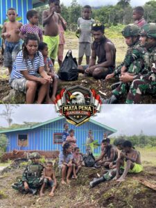 Ciptakan Rasa Aman dan Kebersamaan, Satgas Yonif 521/DY Gelar Anjangsana dan Bagikan Sembako di Distrik Apalapsili