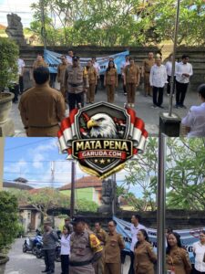 Apel Pagi Aparatur Desa Sumerta Kaja Berjalan Lancar, Bhabinkamtibmas Jadi Komandan Apel