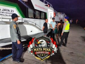 Patroli Malam KAKIA KAMPIH Satpolairud Polresta Denpasar, Jaga Keamanan Dermaga Serangan Tetap Kondusif
