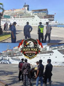 Polsek Pelabuhan Benoa Pengamanan Keberangkatan Kapal KM Awu, Lakukan Pengecekan Penumpang